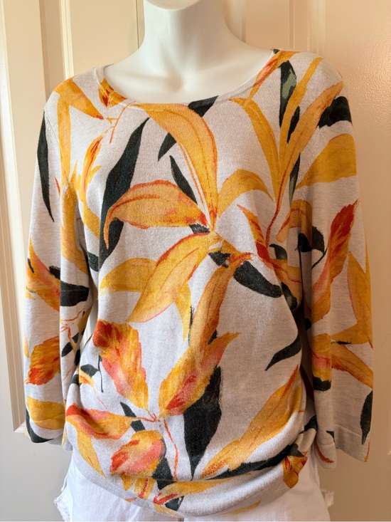 Chico's Tops - Chicos Floral Pullover Sweater in Yellow & Black Leaf Print, size 2
